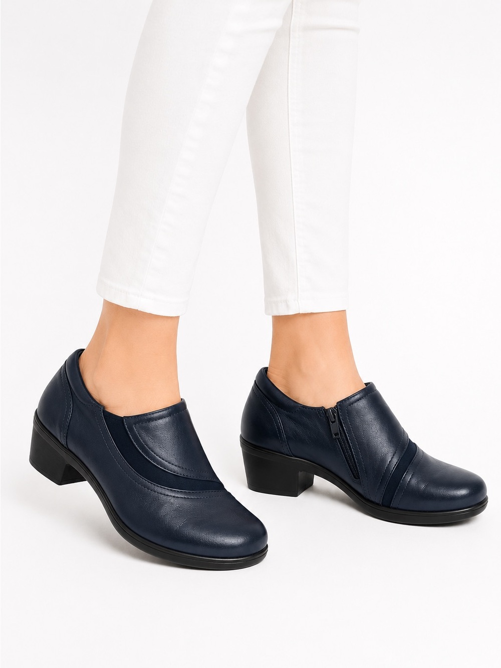 Size 7.5 Clarks Women’s Emslie Monet Navy Leather Comfort Block Heel Shoes